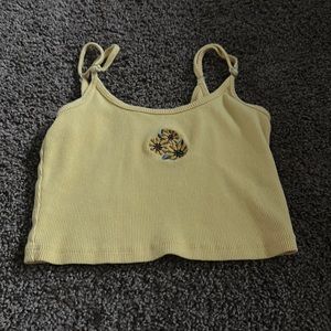 hollister yellow crop top with flowers